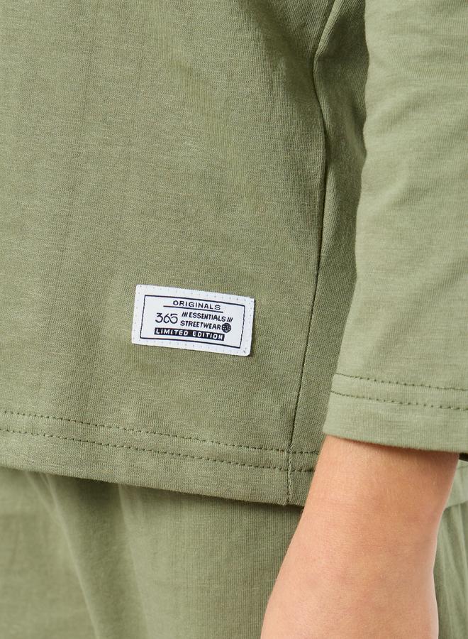 ستايلي طقم من بنطال جوغر وتيشيرت بأكمام طويلة - Image 4