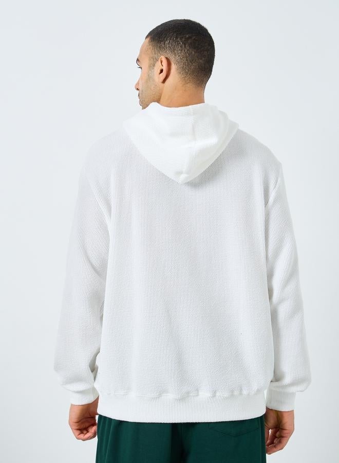 Styli White Crinkle Textured Oversized Hoodie - Image 4
