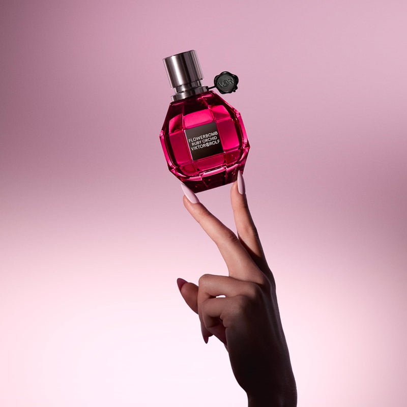 VIKTOR & ROLF فيكتور ورولف - فلووربومب روبي أوركيد أو دو بارفان - عطر نسائي - زهري وفاكهي - مع نكهات الفانيليا والخوخ - 1.7 أونصة سائلة - Image 5