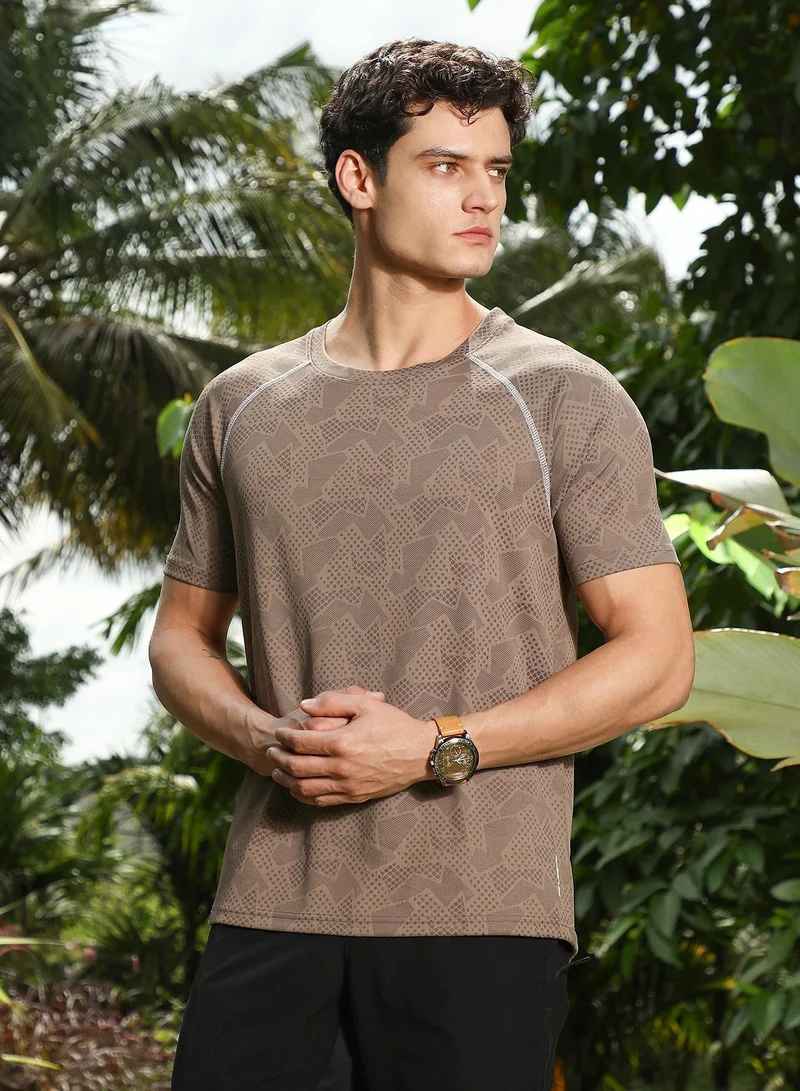 Campus Sutra Men's Mocha Brown Abstract-Imprint Activewear T-Shirt