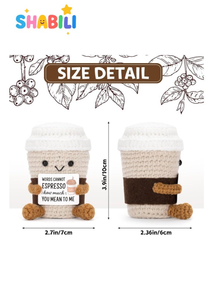 شبيلي كوب دمية قهوة محبوكة يدويًا من خيوط الأكريليك – لعبة جيب لطيفة تحمل بطاقة تشجيعية، هدية مضحكة وداعمة عاطفيًا للأصدقاء أو الأحباء أو الطلاب، مناسبة للتخرج أو أعياد الميلاد أو تزيين المكتب - Image 3