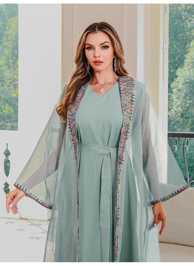 إسكدنيا عباية خضراء فاتحة رشيقة مع تطريزات ملونة مطرزة  - Image 4