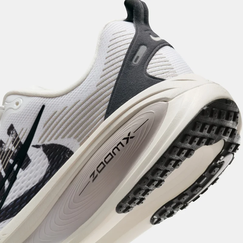 Nike Men's Vomero 18 Road Running Shoes