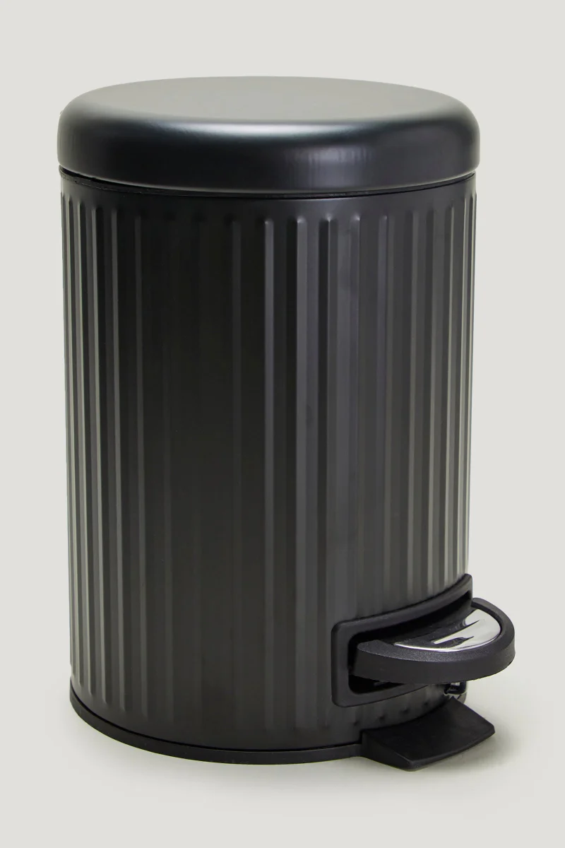 Matalan Black Ridged Pedal Bin (26cm x 17cm)