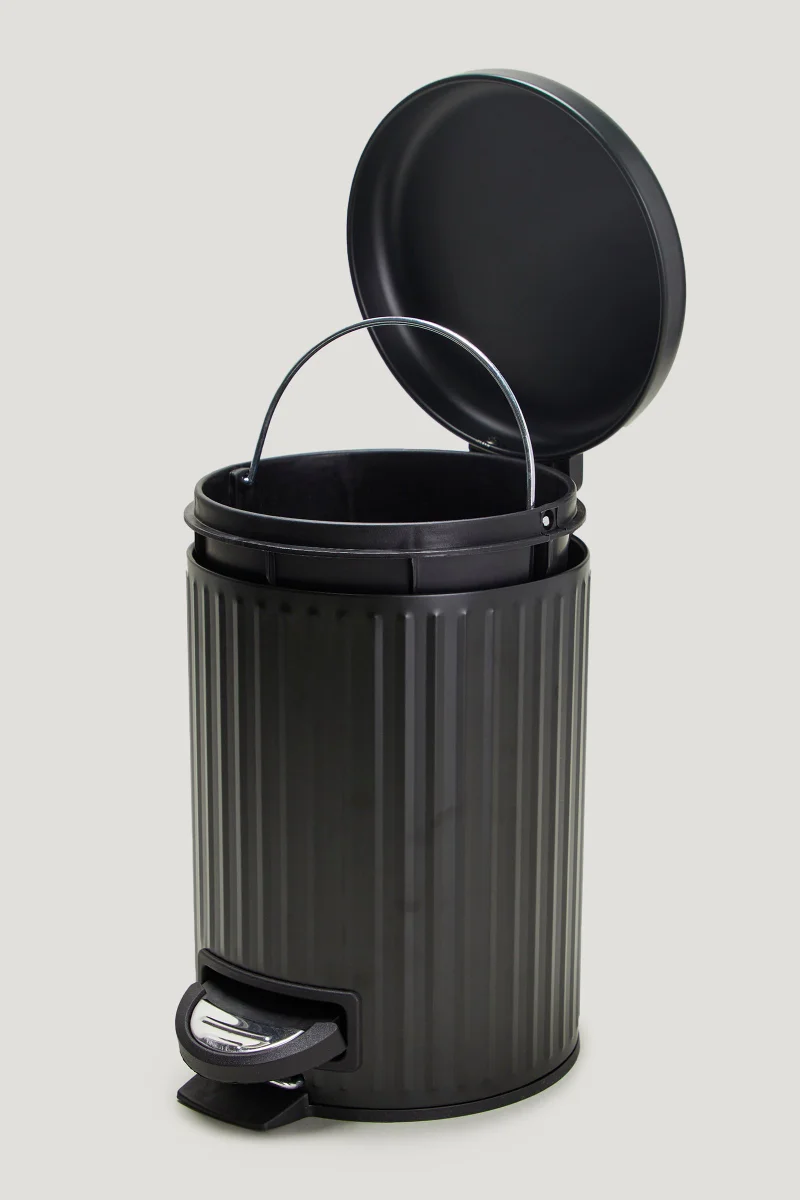 Matalan Black Ridged Pedal Bin (26cm x 17cm)