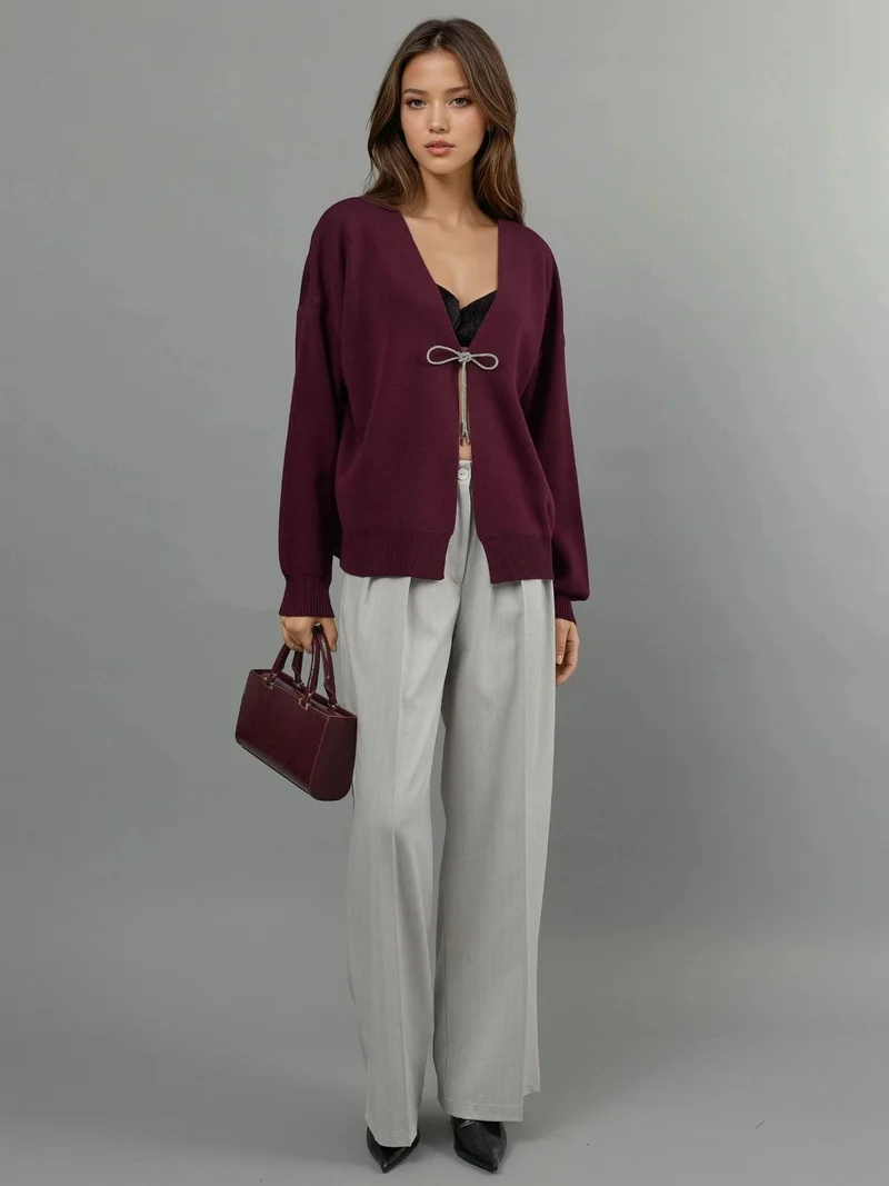 هيكاب كارديجان محبوك بياقة على شكل حرف  وتفاصيل فيونكة