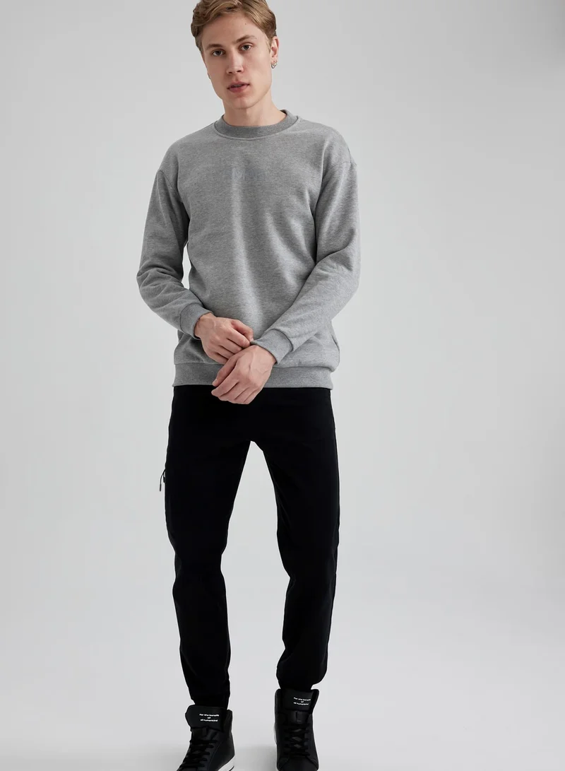 DeFacto Essential Sweatshirt