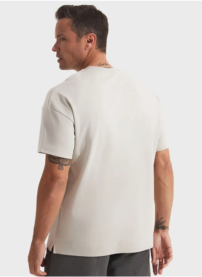 جون Essential Crew Neck T-Shirt