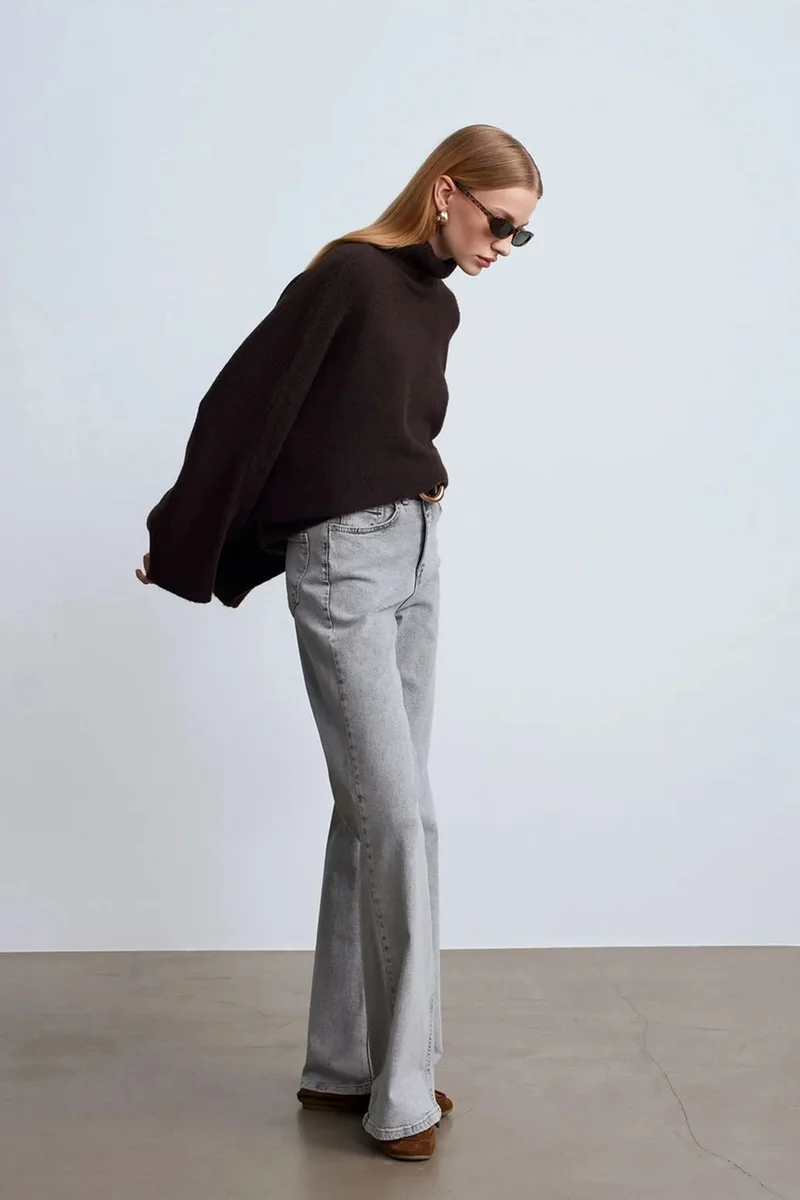 Dilvin Coffee Brown DILVIN Oversized Ribbed Turtleneck Sweater for Women | Best Price UAE