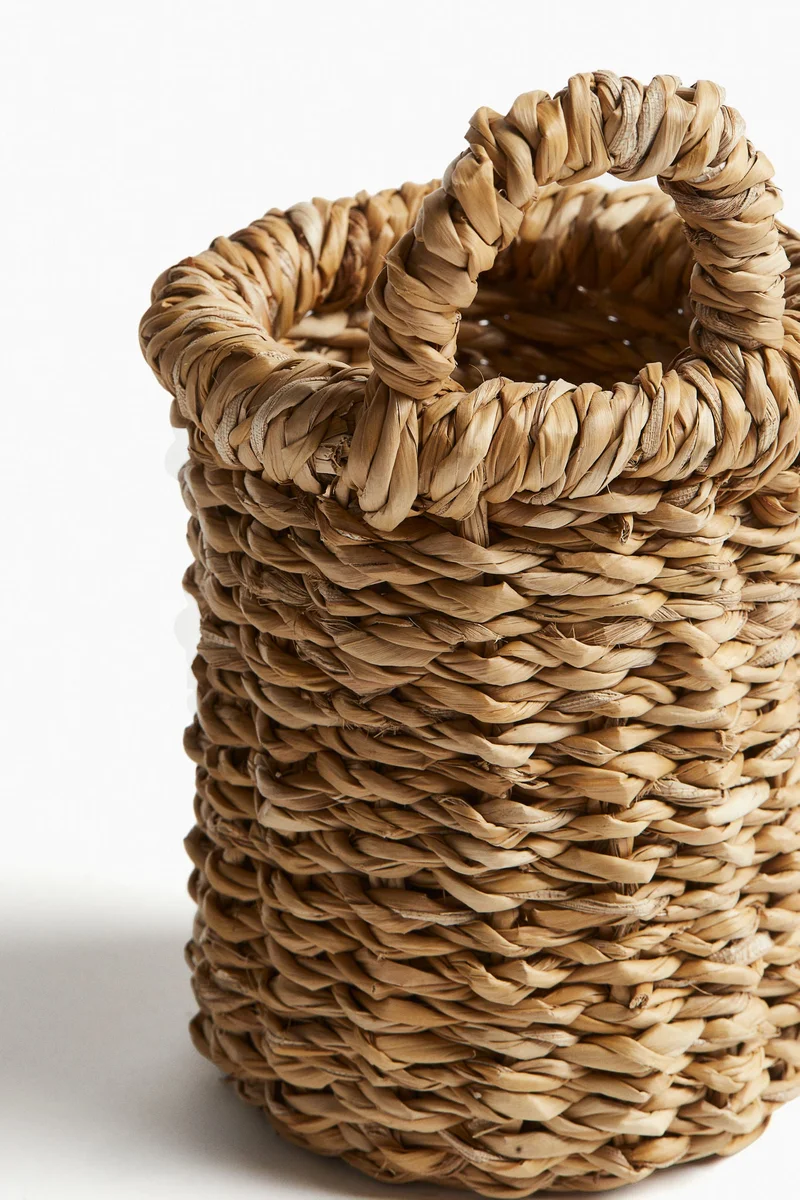 اتش اند ام Small seagrass wall storage basket