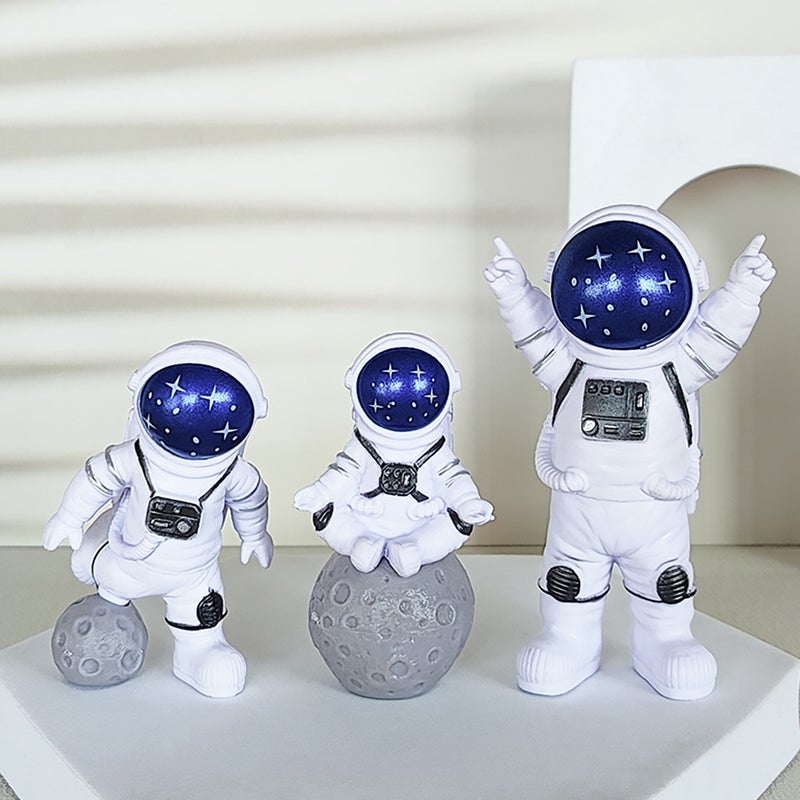 1 set of Astronaut Statues Resin Astronaut Figurine Desktop Astronaut Decoration Home Decor - Image 3