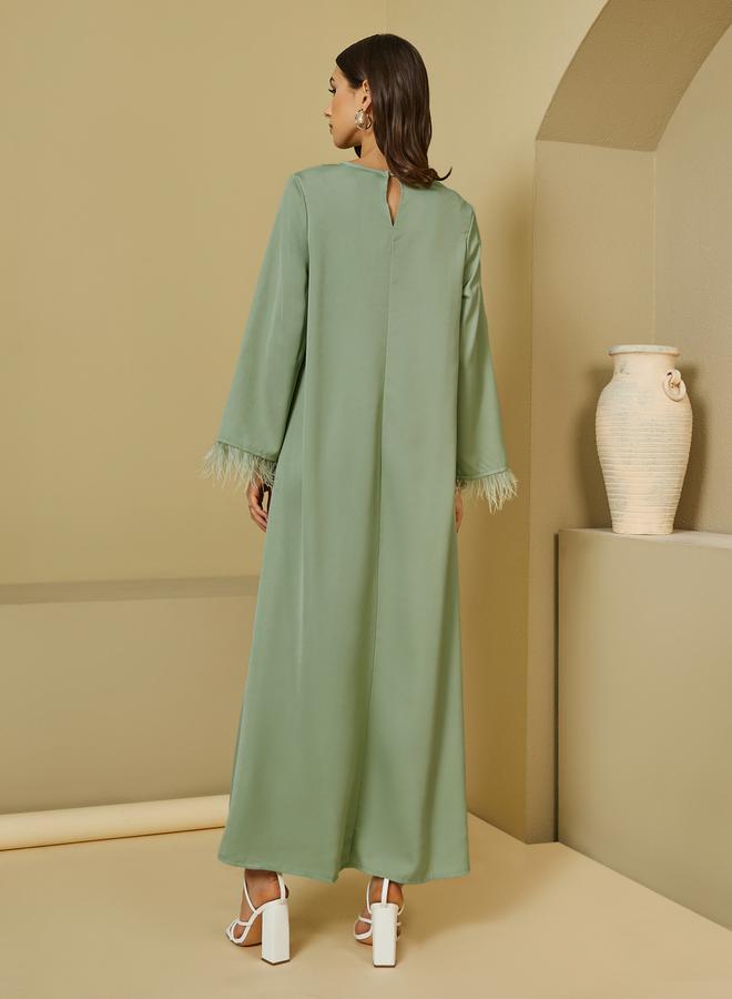 ستايلي جلابية بياقة دائرية وأكمام طويلة مزينة بريش - Image 4