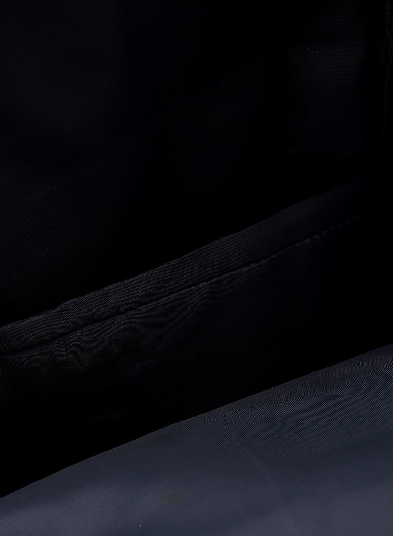 كروسلاند حقيبة ظهر  للأطفال واليافعين 18 بوصة (45 سم) متعددة الجيوب  - جيوب جانبيه  مع شارات تزيينية وملحقاتها - Image 4