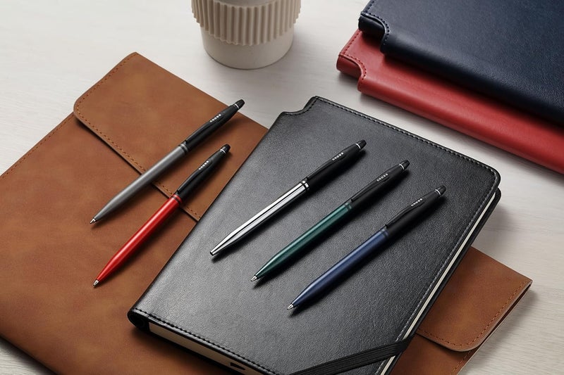 Cross قلم حبر جاف كليك™ توكسيدو ساتين معدني أزرق مع تفاصيل سوداء - Image 2