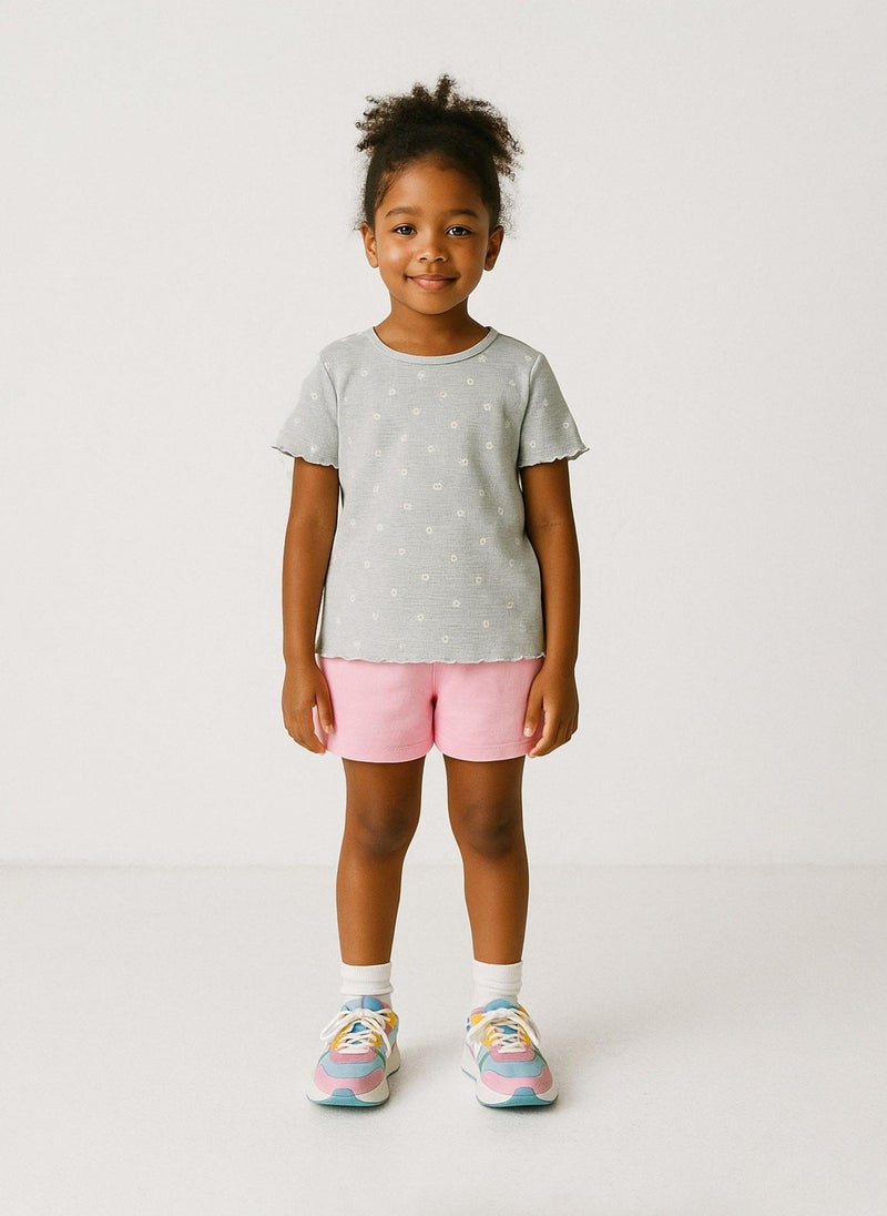 مينوتي تيشيرت بناتي مضلع بأكمام قصيرة وحافة مموجة - Image 1