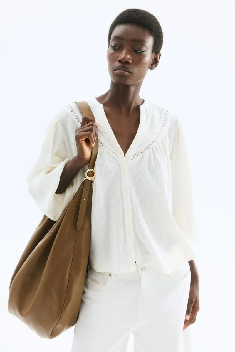 اتش اند ام بلوزة من مزيج الكتان المجعد