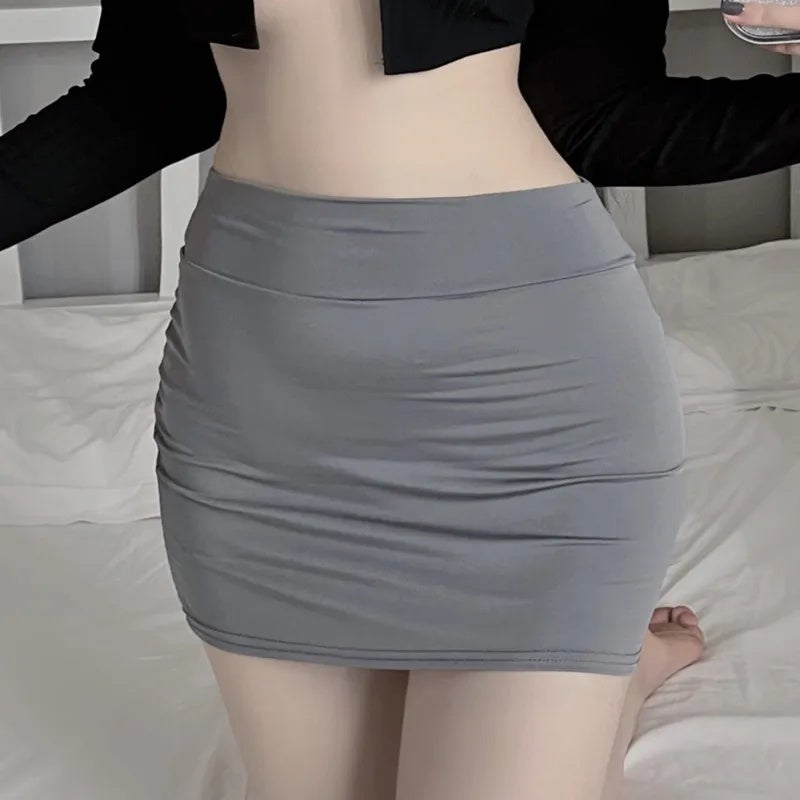 Sexy Solid Color Low-rise Mini Skirt - Image 2