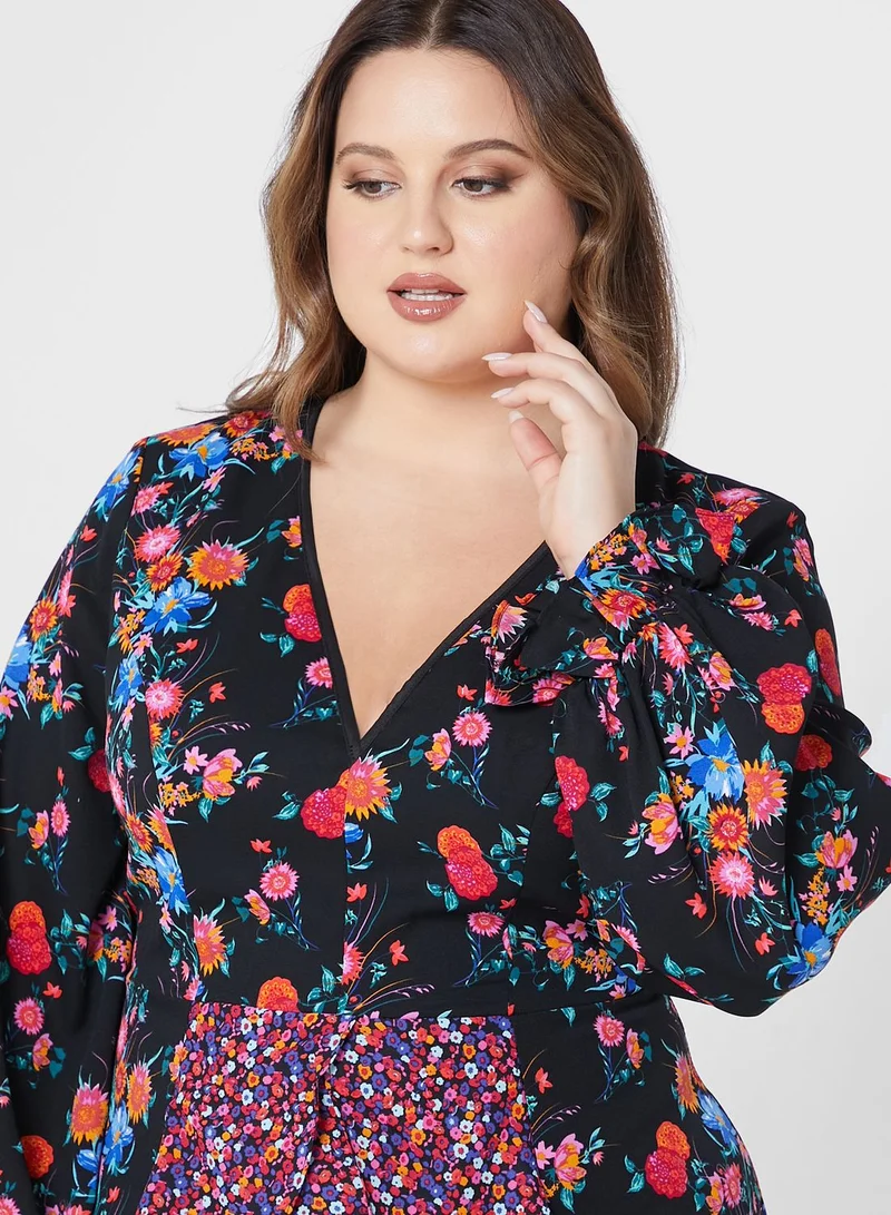 chi chi london curve Plunge Neck Floral Ruffle Sleeve Dress
