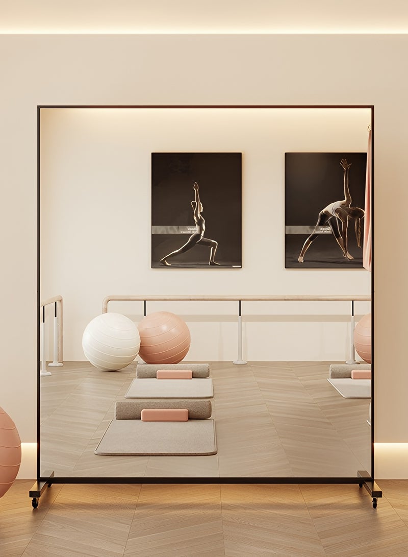 تايمي مرآة كبيرة جدًا بتصميم أنيق، مقاومة للكسر، 170×150 سم - مرآة كاملة الطول بإطار معدني أسود و4 عجلات - تصميمها الرائع مناسب للصالات الرياضية والمحلات التجارية وغرف المعيشة وغرف الملابس وغرف النوم - Image 1