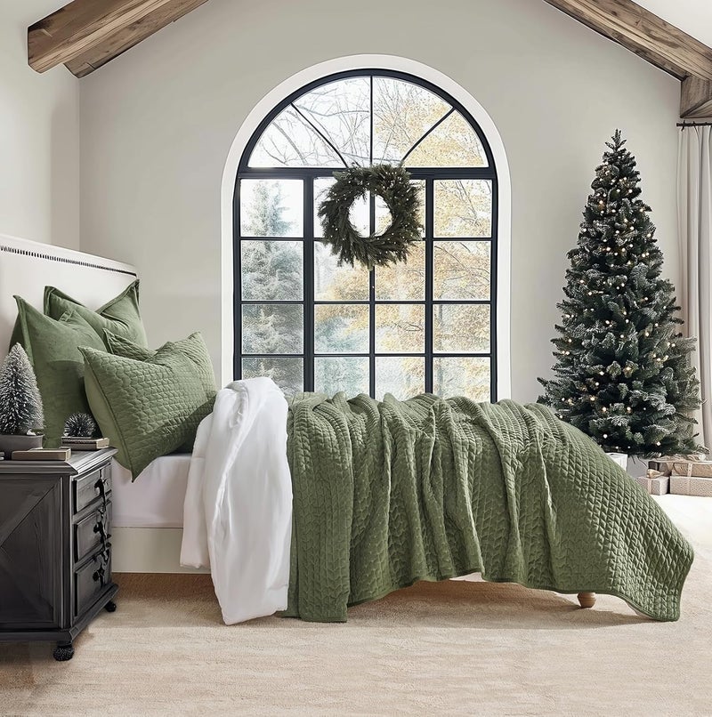 EVERGRACE Luxury Velvet Quilt Set King Size 3 Piece, Soft Cross-Stitch Velvet Comforter Set with Pillow Shams, Lightweight Coverlet Bedspread Bedding Set for All Seasons, Loden Green - Image 3