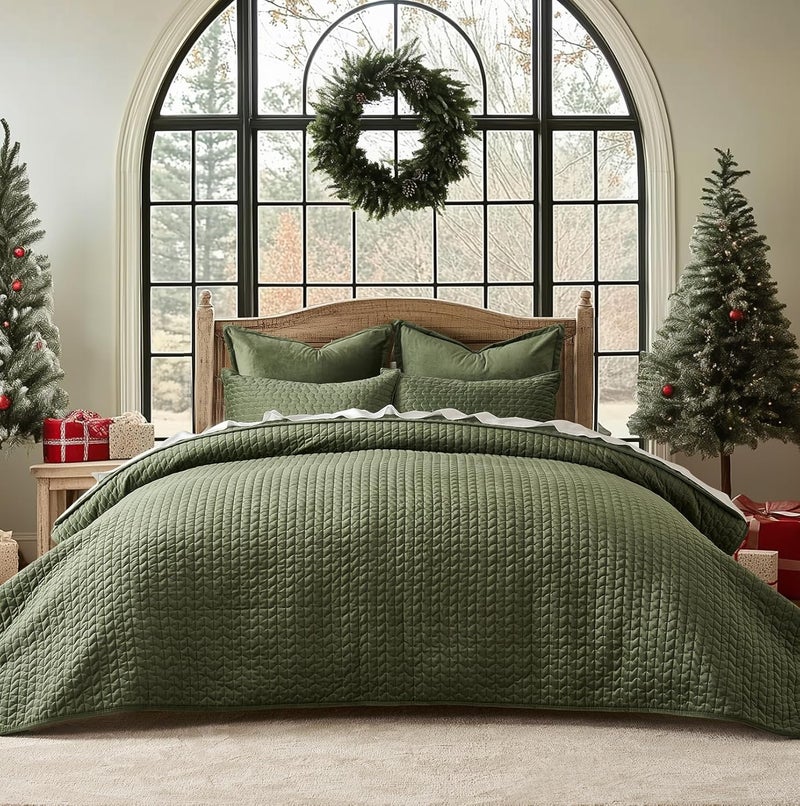 EVERGRACE Luxury Velvet Quilt Set King Size 3 Piece, Soft Cross-Stitch Velvet Comforter Set with Pillow Shams, Lightweight Coverlet Bedspread Bedding Set for All Seasons, Loden Green - Image 1