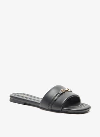 Women's Slip-On Sandals with Metal Accent - pzsku/ZB9BF69DB4C286EDDBE5FZ/45/_/1723561845/e361a39b-6161-4c56-a8aa-bc512df5fd0e