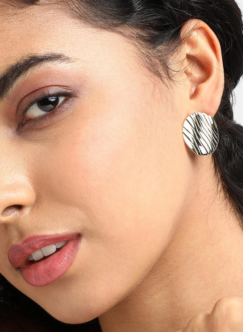 SOHI Dented Lined Circular Artificial Stud Earring Jewellery