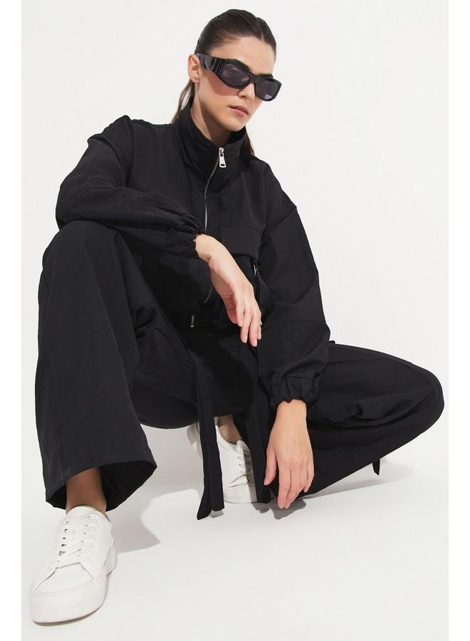 جون طقم بنطلون وجاكيت قصير نسائي بجيب بتفاصيل من جوني - أسود - Image 2