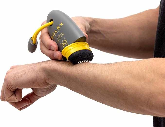 solex صن بلوك سولكس الرياضي تركيبة عالية الأداء مع موزع مدمج 75 مل 30 SPF حماية ضد UVA UVB للوجه والجسم مصممة لتطبيق خالي من الدهون - Image 3