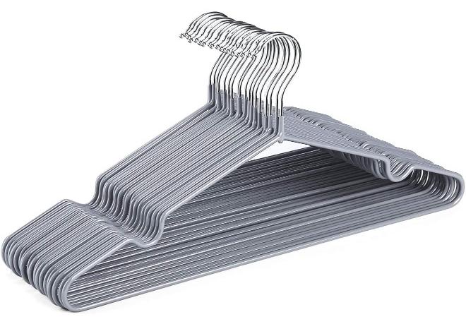 HOUSE DAY أطواق معدنية من هاوس داي - 10 قطع من الأطواق البلاستيكية - أطواق رمادية للقمصان لتوفير المساحة للألبسة - أطواق مطاطية للمعاطف للبالغين - أطواق قوية لتحمل الوزن - أطواق قوية مضادة للانزلاق - أطواق سلكية - Image 1