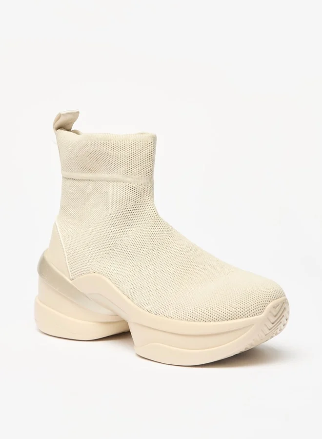 ميسي Women's Textured Slip-On Chunky Ankle Length Boots