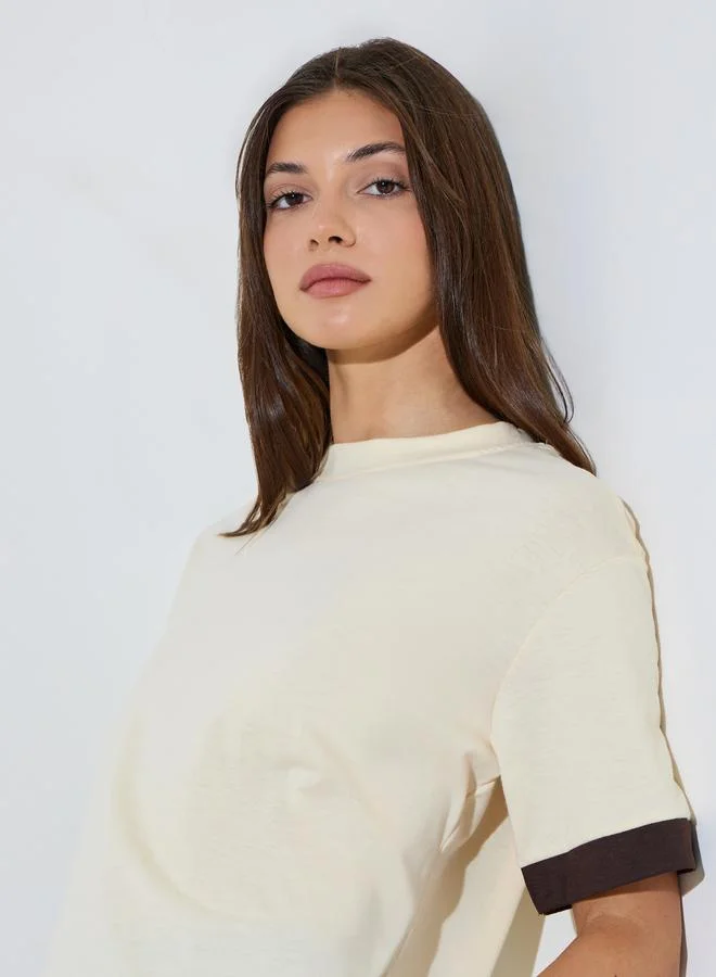ستايلي Beige Relaxed Fit Crew Neck T-Shirt