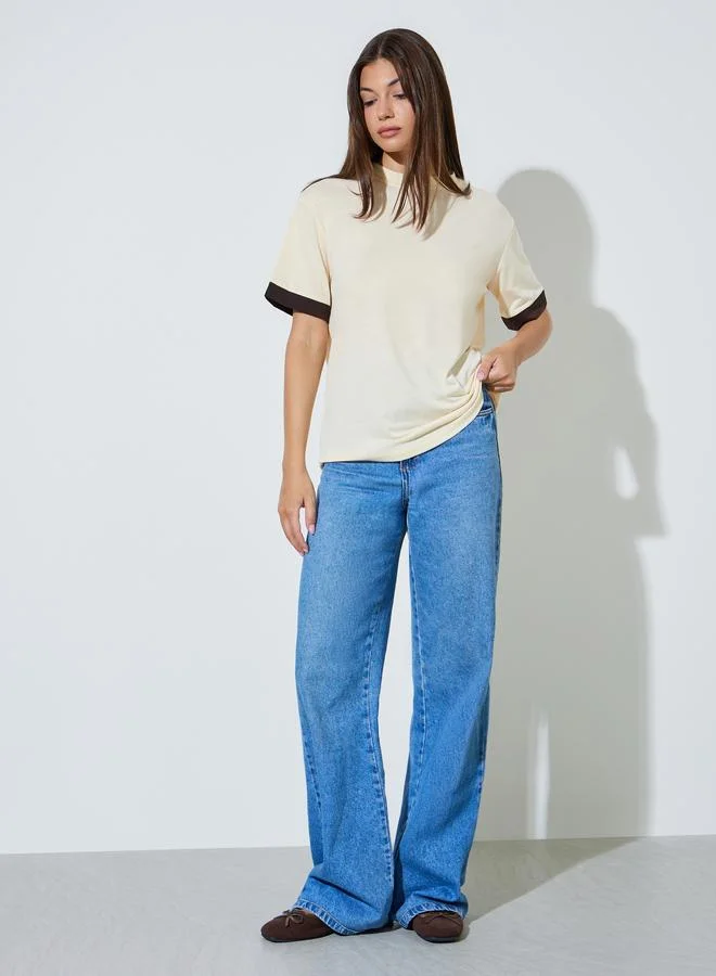 ستايلي Beige Relaxed Fit Crew Neck T-Shirt