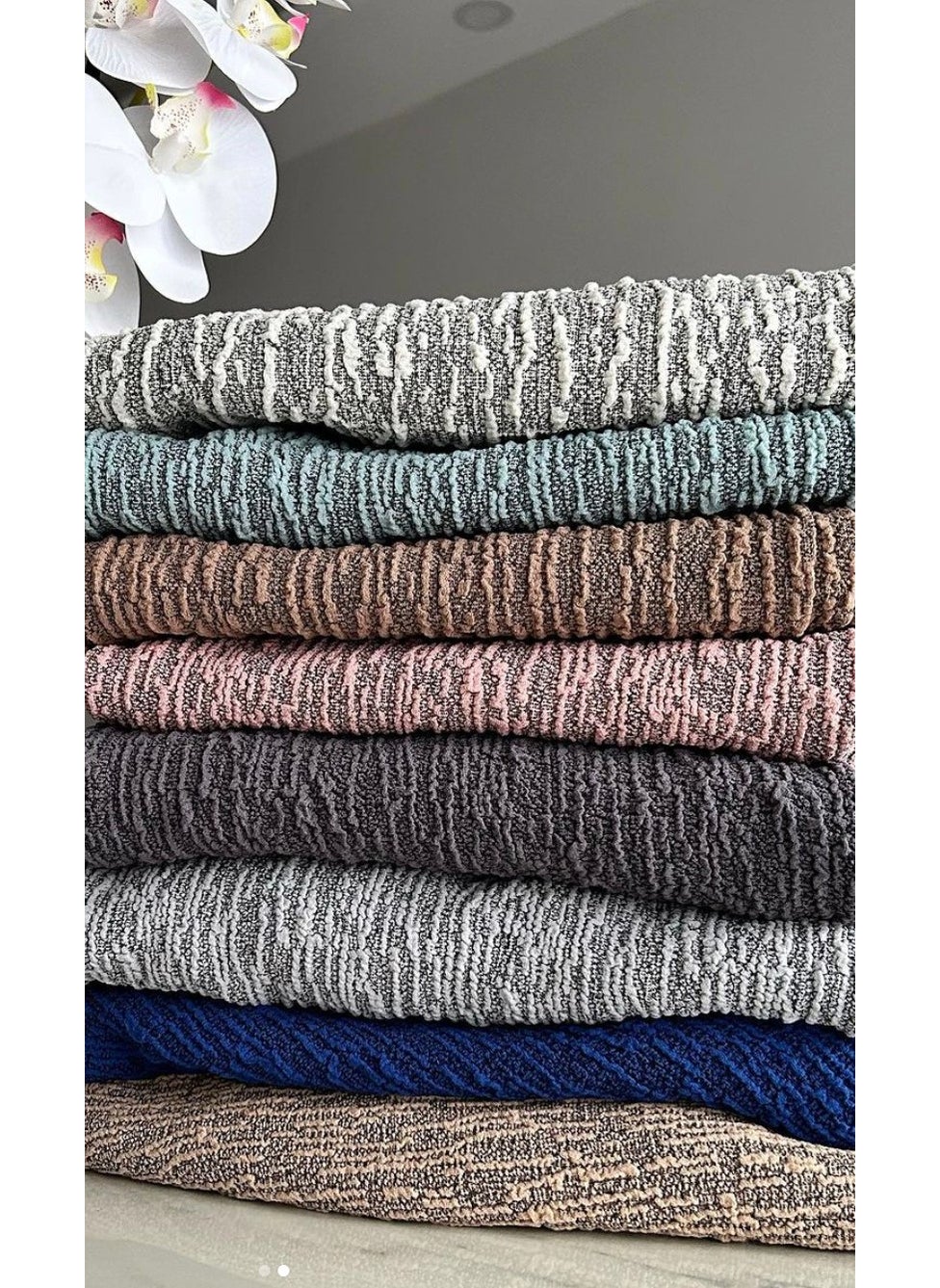 Tuchmall - Sofa Cover Made of Quality Jacquard Fabric Sofa Bed Cover Washable for 3 People - Image 1