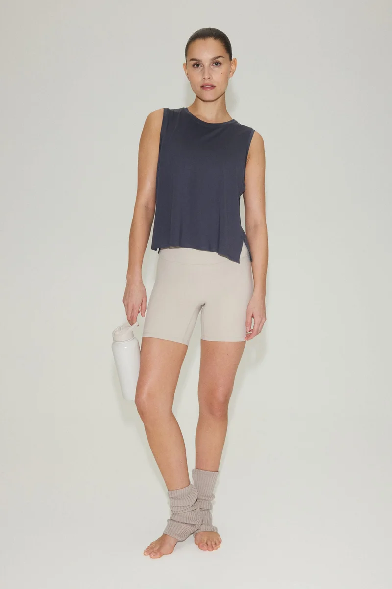 اتش اند ام فيست توب رياضي بقصة بوكسي من نسيج دراي موف