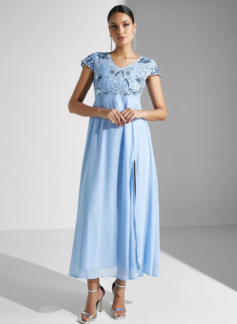 Namshi x Embroidered Chiffon Dress  - Image 5