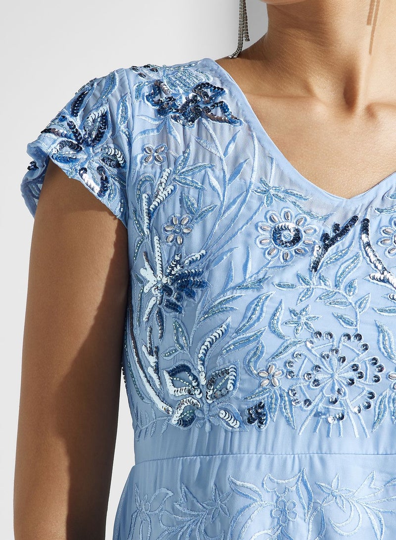 Namshi x Embroidered Chiffon Dress  - Image 4