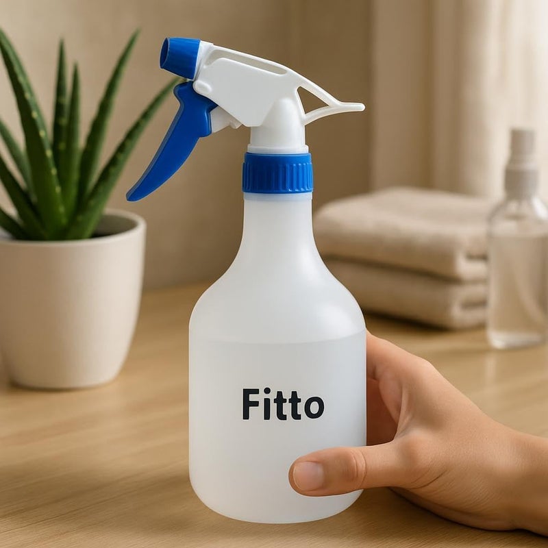 FITTO زجاجة رذاذ بلاستيكية بيضاء من فيتو مع فوهة زرقاء، 500 مل - Image 1