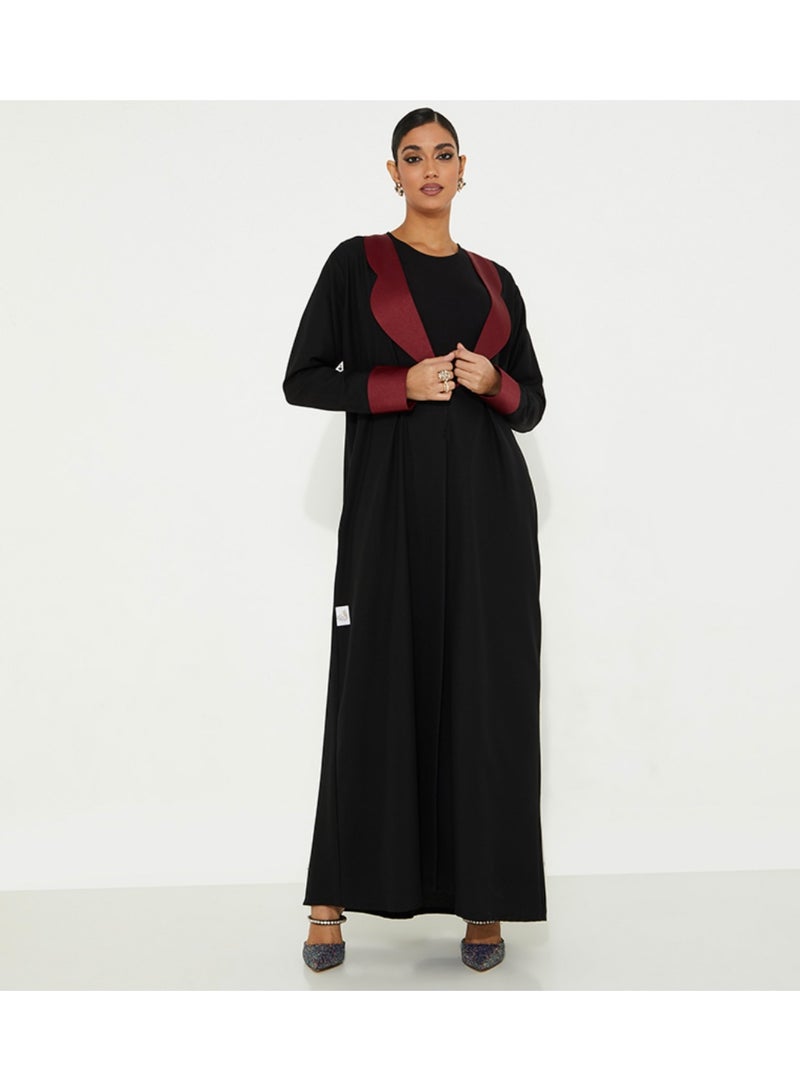 روزيت عباية عباءة بتصميم ياقة وأكمام حمراء - Image 1