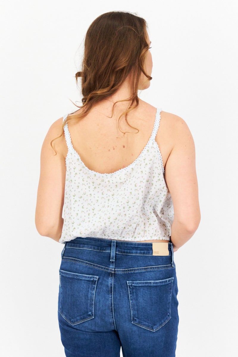 LUCKY BRAND بلوزة نسائية بدون أكمام مزينة بأطراف متموجة وطباعة زهور، مجموعة زرقاء - Image 2