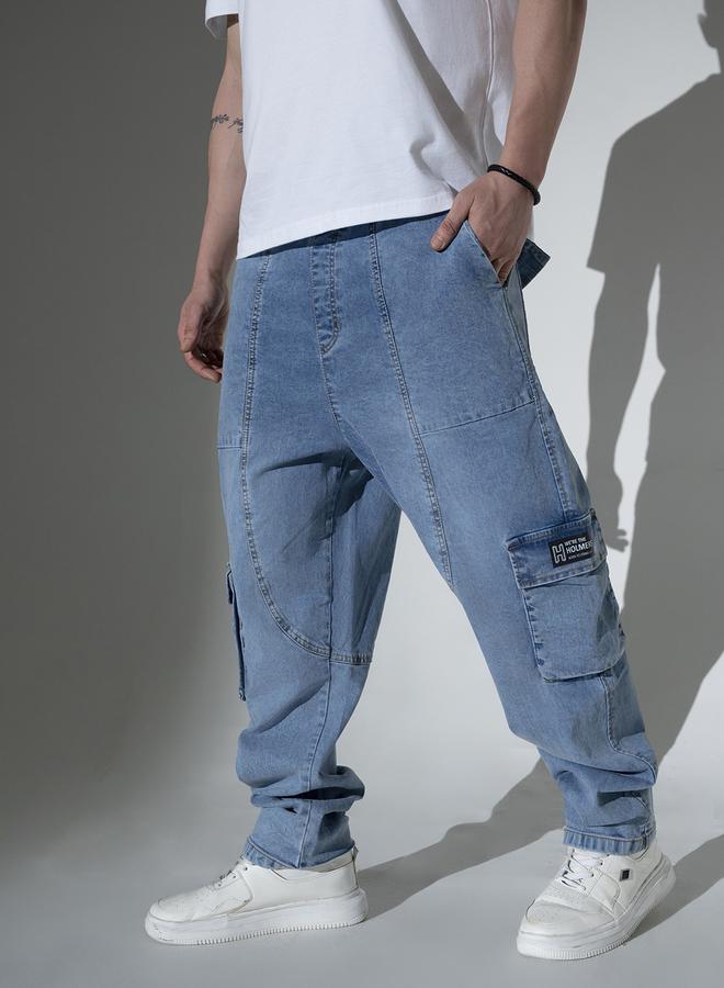 هوبرهولمي جينز أزرق فاتح بقصة مريحة بتصميم سادة مصنوع من القطن بنسبة % مع إغلاق بأزرار. - Image 2