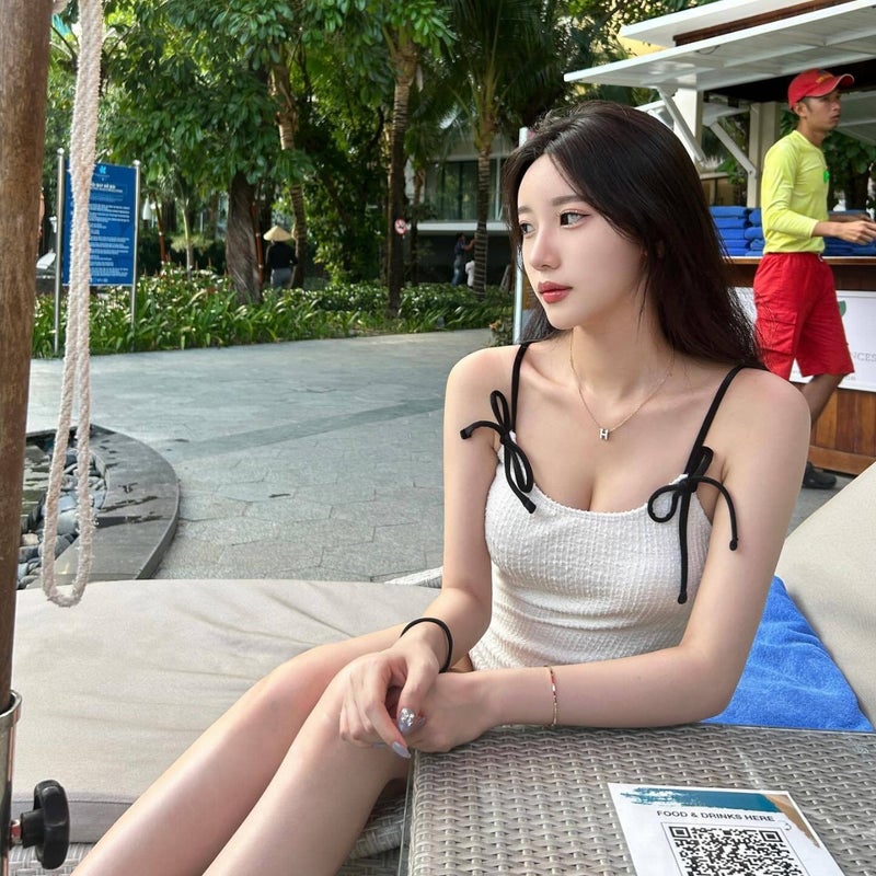 Korean Style Ins Style Conjoined Sling Solid Color High-End Swimwear Small Fragrance Style Pure Desire Spring Vacation Conservative Slim - Image 3