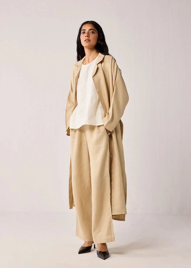 نور Oversized Lightweight Hemp Trench Coat With Side Slits In Beige
