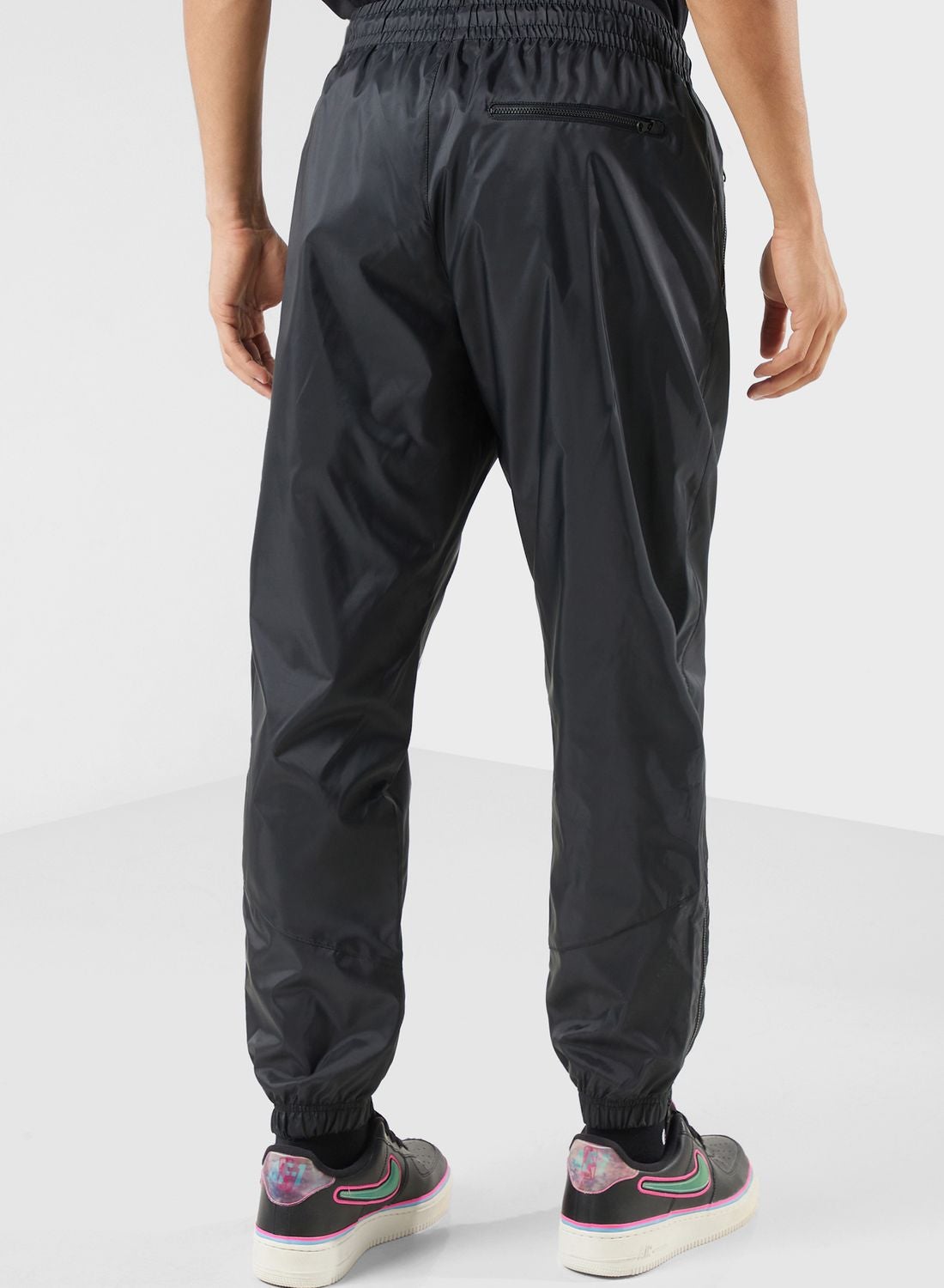 nike essential woven trousers