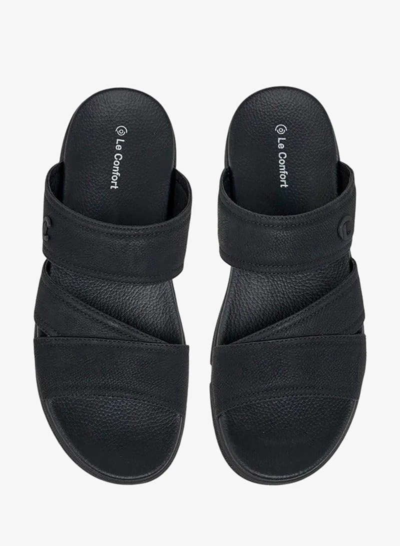 لو كونفورت صنادل مريحة سهلة الارتداء بنقوش