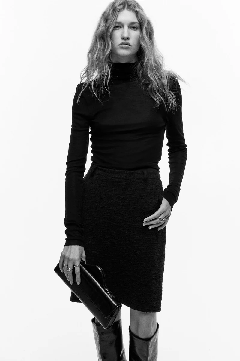 اتش اند ام تنورة ضيقة من الجيرسيه