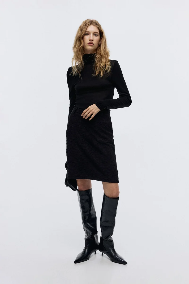 اتش اند ام تنورة ضيقة من الجيرسيه