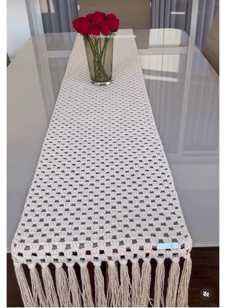 A dining table or screen table, as well as a dressing table.  Size: 130 x 45 cm