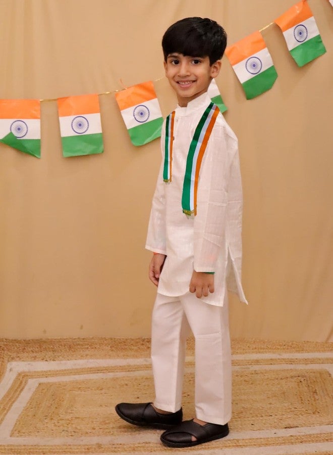 AJ Dezines طقم كورتا باجاما أبيض مخطط مطبوع بأكمام كاملة من AJ DEZINES للأولاد - ملابس تقليدية | ملابس عيد الاستقلال والجمهورية | طقم كورتا باجاما للأولاد - مقاس عادي | أبيض-7 - Image 5