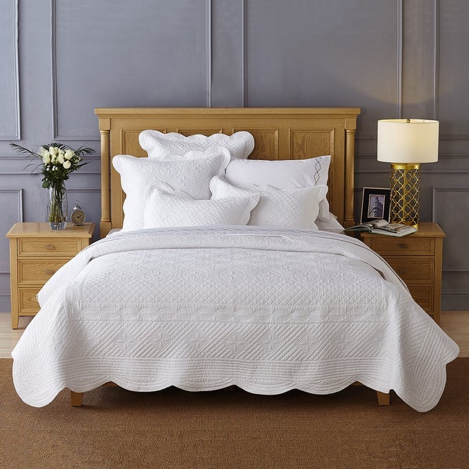 SAGE GARDEN LUXURY PURE COTTON QUILT QUEEN WHITE
